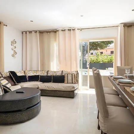 Awesome In With Outdoor Swimming Pool Holiday home