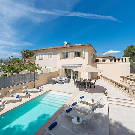 Awesome In With Outdoor Swimming Pool